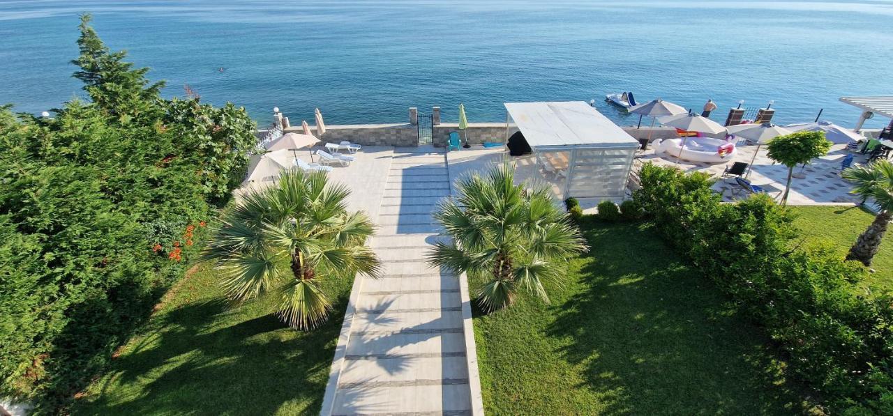 Marry'S House Villa Karianí Exterior photo